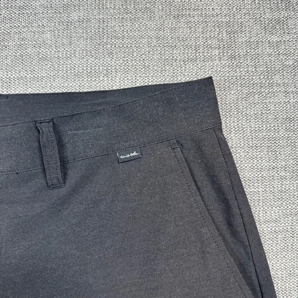 TravisMathew Shorts Mens 34 Black Performance Golf Stretch Chino